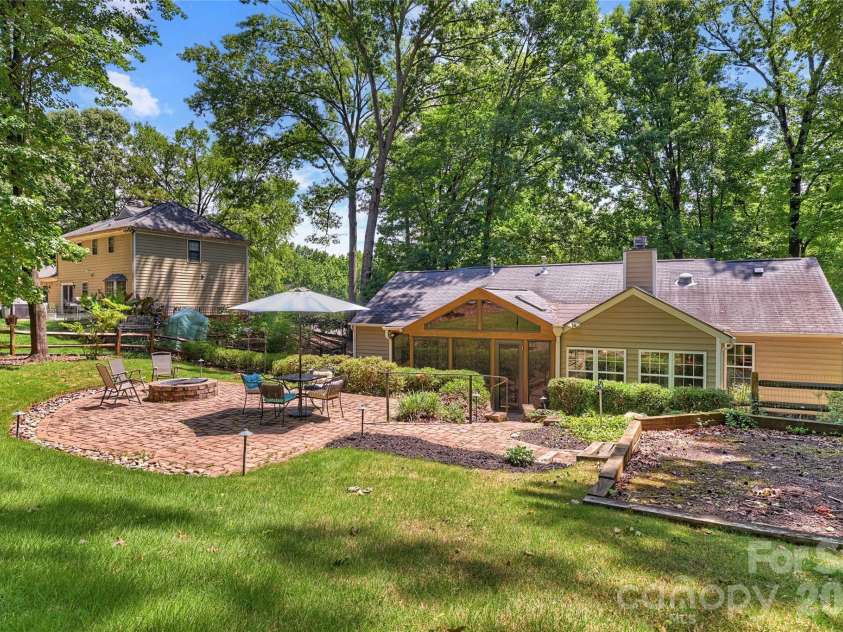 605 Silversmith Lane, Charlotte, NC 28270.  MLS# CAR4396489, YatesRealty ID 33891. 