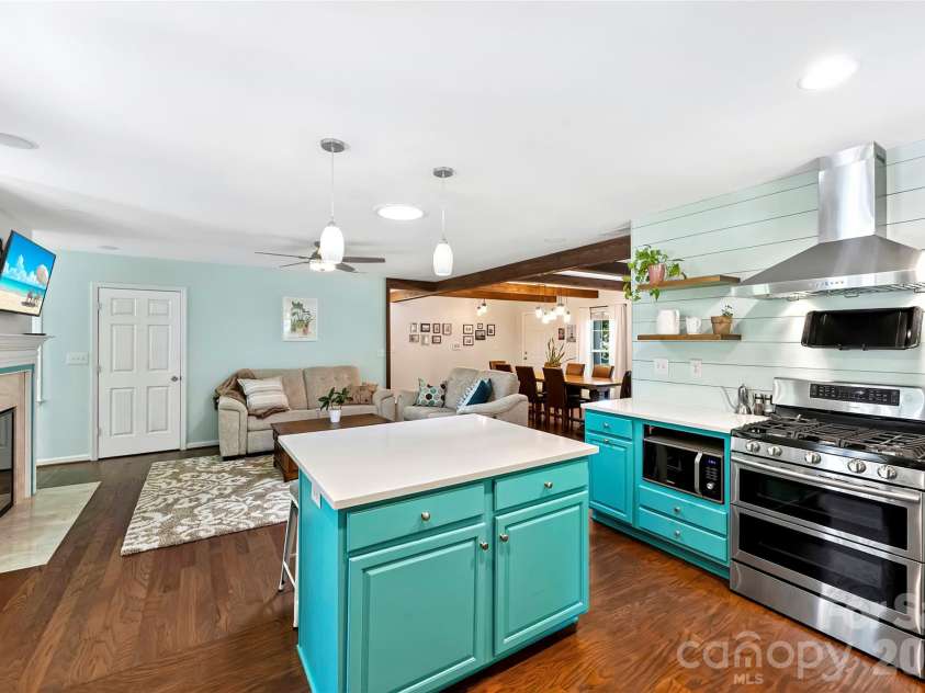 605 Silversmith Lane, Charlotte, NC 28270.  MLS# CAR4396489, YatesRealty ID 33891. 