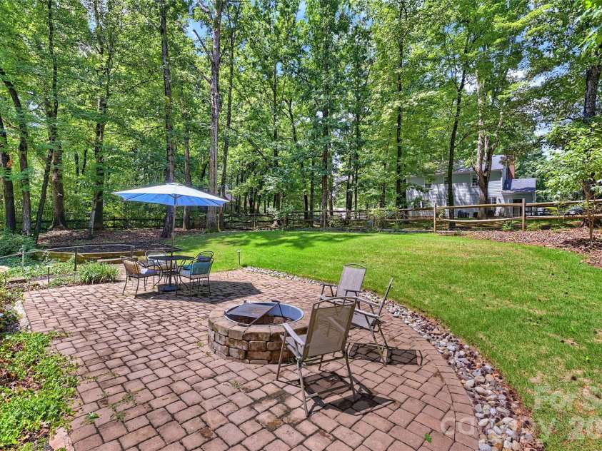 605 Silversmith Lane, Charlotte, NC 28270.  MLS# CAR4396489, YatesRealty ID 33891. 