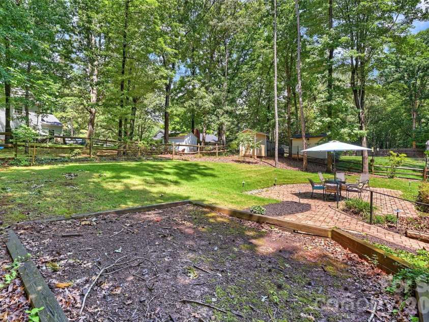 605 Silversmith Lane, Charlotte, NC 28270.  MLS# CAR4396489, YatesRealty ID 33891. 