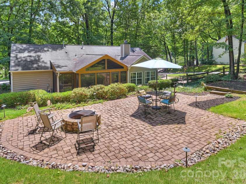605 Silversmith Lane, Charlotte, NC 28270.  MLS# CAR4396489, YatesRealty ID 33891. 