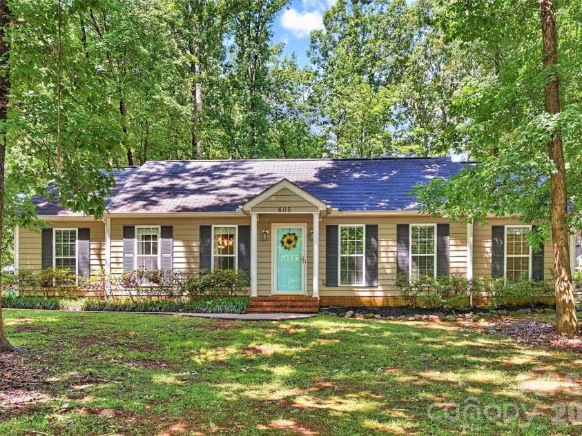 605 Silversmith Lane, Charlotte, NC 28270.  MLS# CAR4396489, YatesRealty ID 33891. 