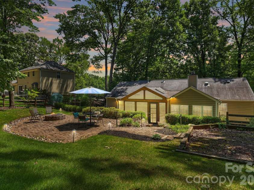605 Silversmith Lane, Charlotte, NC 28270.  MLS# CAR4396489, YatesRealty ID 33891. 