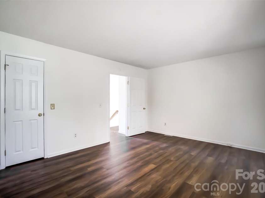 3109 Heathstead Place, Charlotte, NC 28210.  MLS# CAR4380888, YatesRealty ID 33892. 