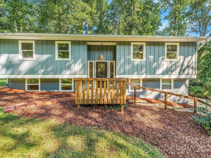 87 Crows Nest Road, Hendersonville, NC 28791.  MLS# CAR4292116, YatesRealty ID 33892. Front of house
