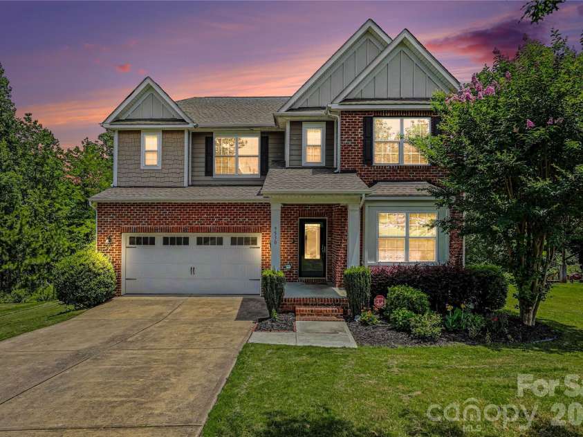 9530 Reid Hall Lane, Matthews, NC 28105.  MLS# CAR4391240, YatesRealty ID 33893. 