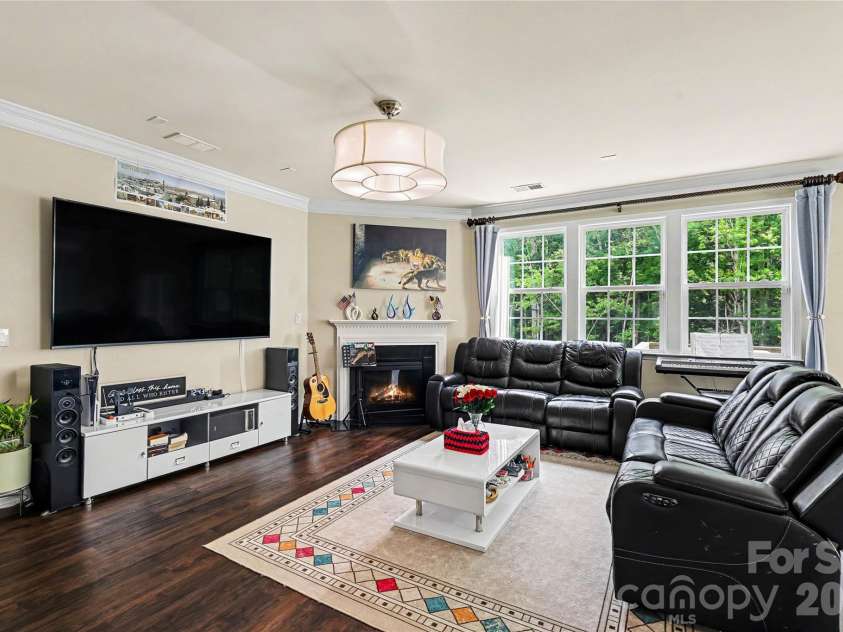 9530 Reid Hall Lane, Matthews, NC 28105.  MLS# CAR4391240, YatesRealty ID 33893. 