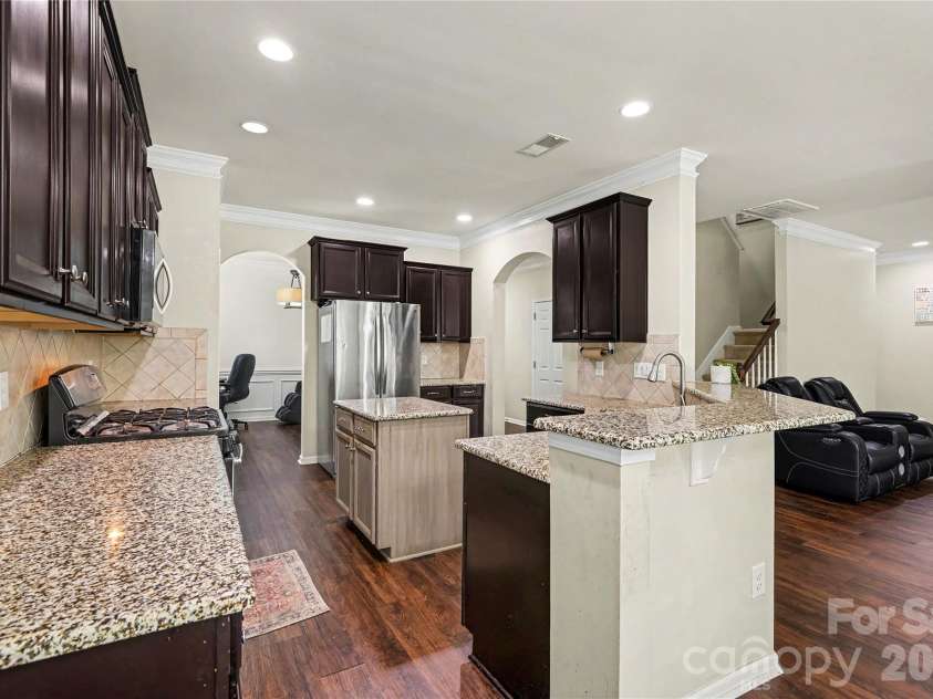 9530 Reid Hall Lane, Matthews, NC 28105.  MLS# CAR4391240, YatesRealty ID 33893. 