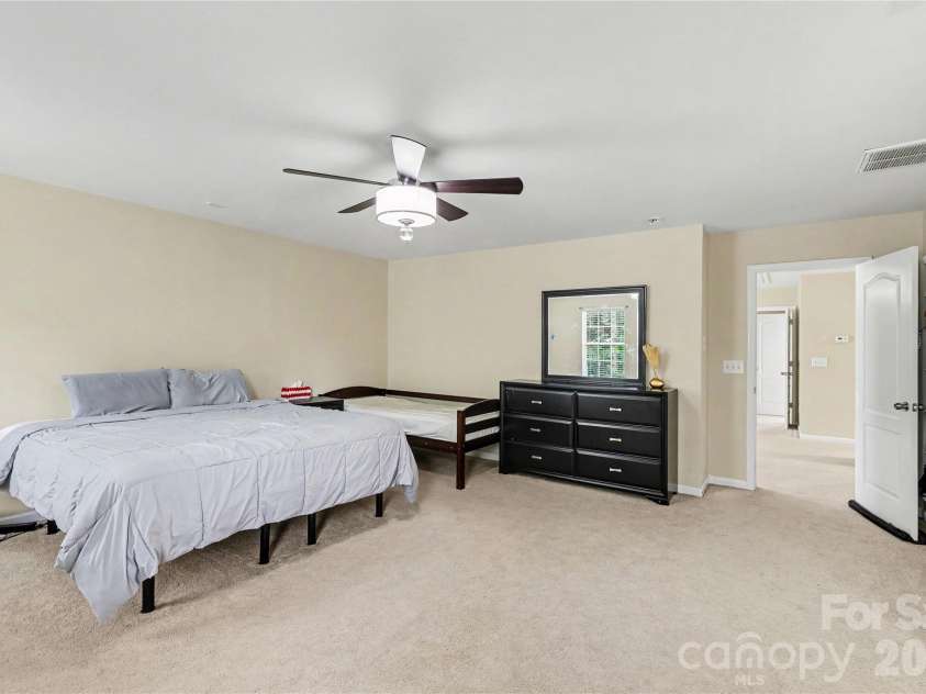 9530 Reid Hall Lane, Matthews, NC 28105.  MLS# CAR4391240, YatesRealty ID 33893. 