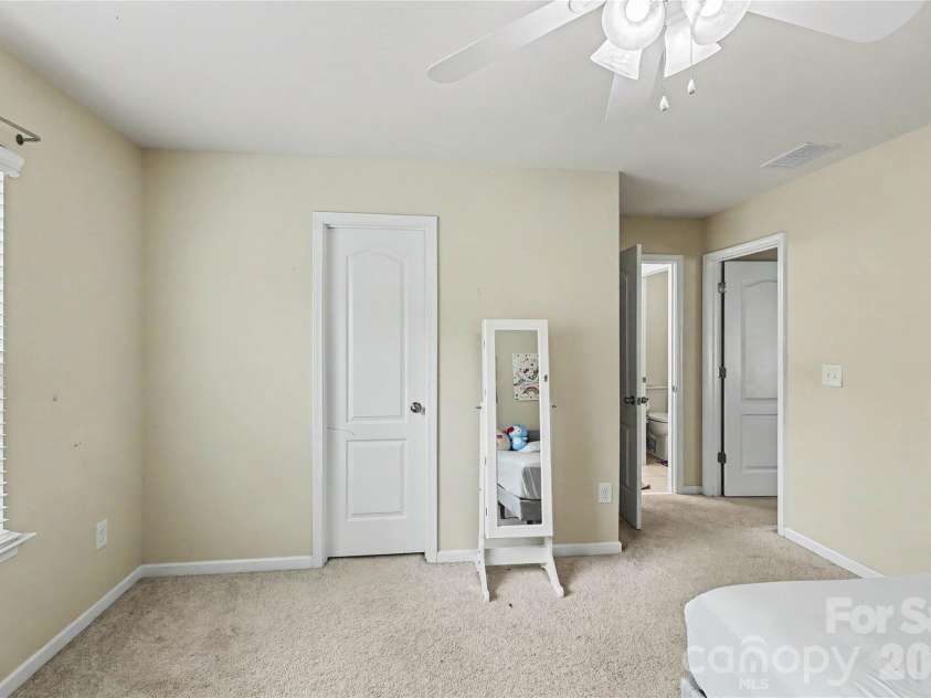 9530 Reid Hall Lane, Matthews, NC 28105.  MLS# CAR4391240, YatesRealty ID 33893. 