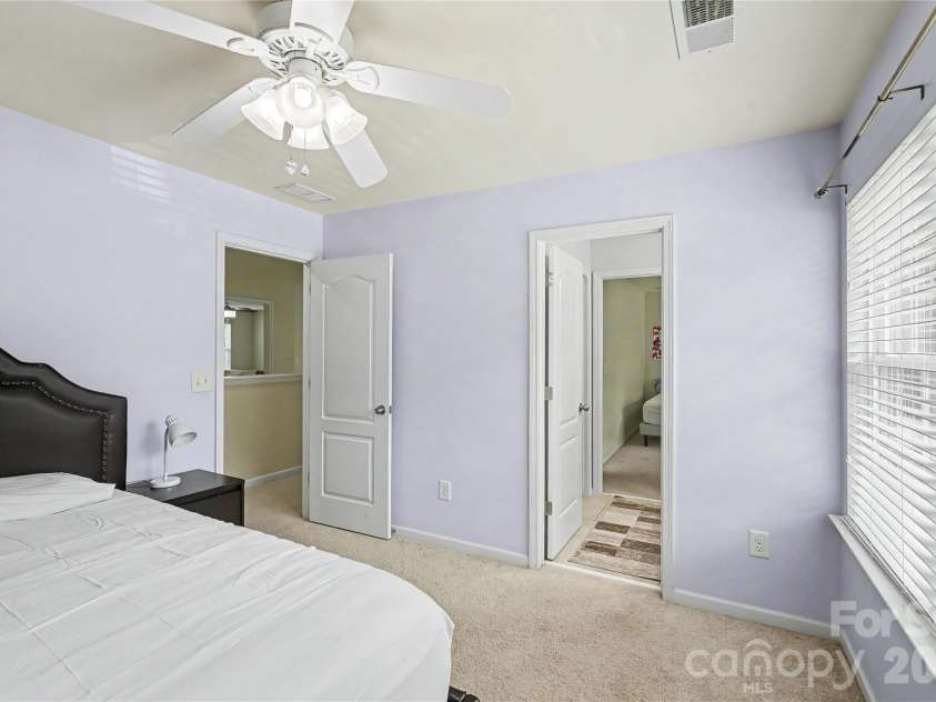 9530 Reid Hall Lane, Matthews, NC 28105.  MLS# CAR4391240, YatesRealty ID 33893. 