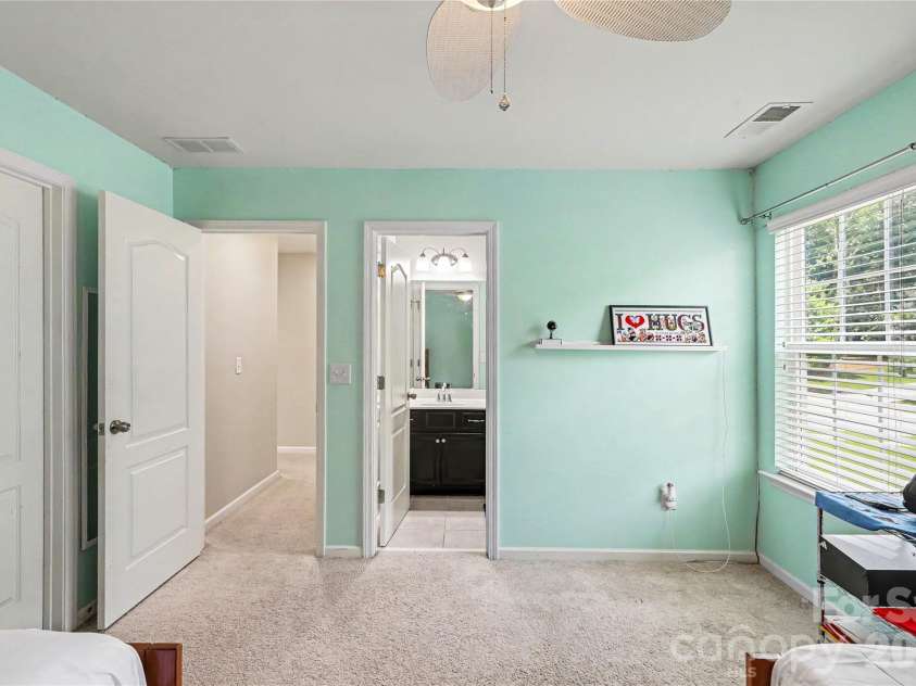 9530 Reid Hall Lane, Matthews, NC 28105.  MLS# CAR4391240, YatesRealty ID 33893. 