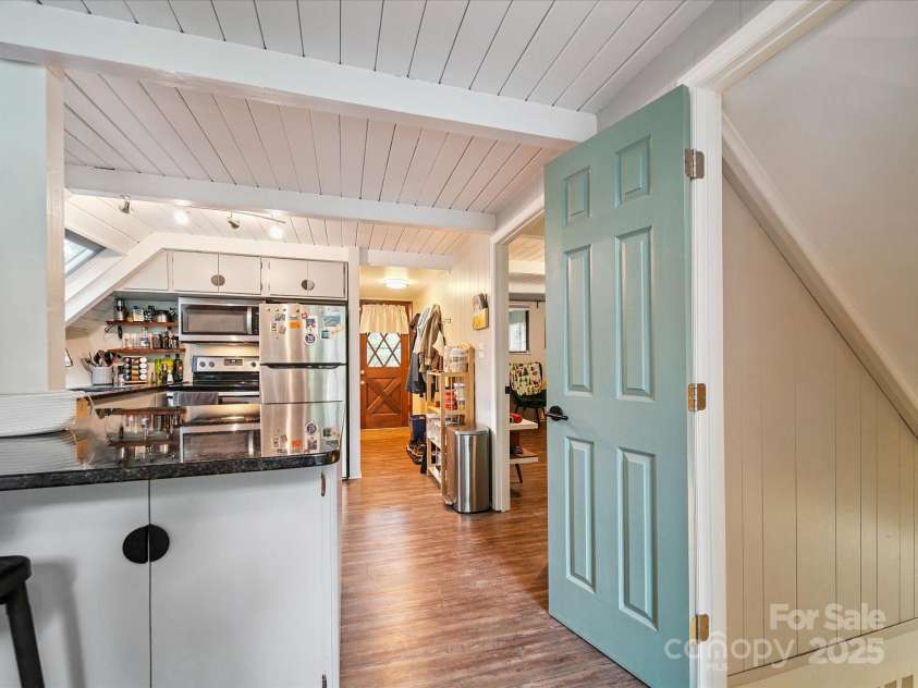 13831 Woody Point Road, Charlotte, NC 28278.  MLS# CAR4283409, YatesRealty ID 33894. 