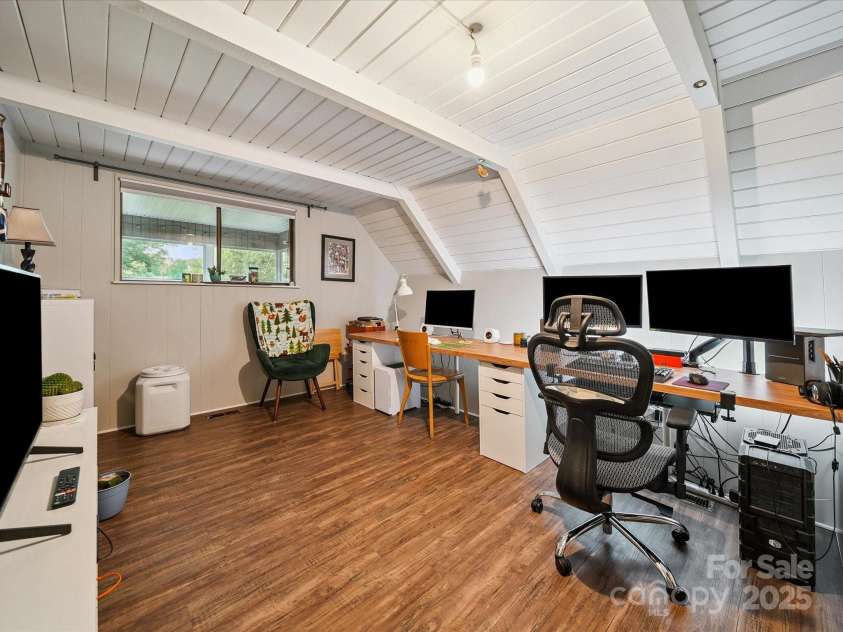 13831 Woody Point Road, Charlotte, NC 28278.  MLS# CAR4283409, YatesRealty ID 33894. 