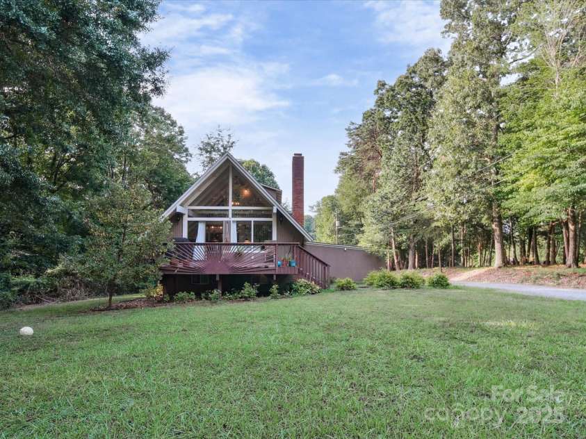 13831 Woody Point Road, Charlotte, NC 28278.  MLS# CAR4283409, YatesRealty ID 33894. 