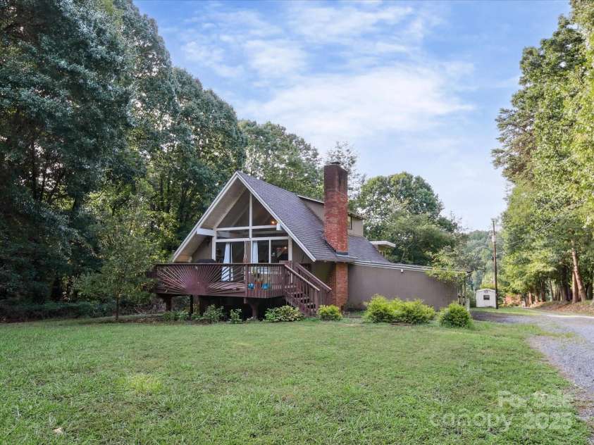 13831 Woody Point Road, Charlotte, NC 28278.  MLS# CAR4283409, YatesRealty ID 33894. 