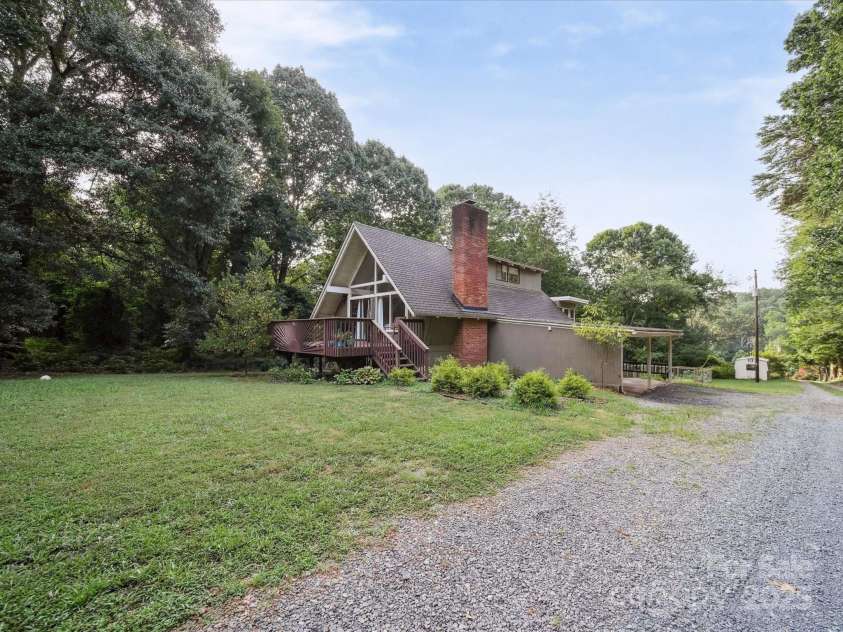 13831 Woody Point Road, Charlotte, NC 28278.  MLS# CAR4283409, YatesRealty ID 33894. 