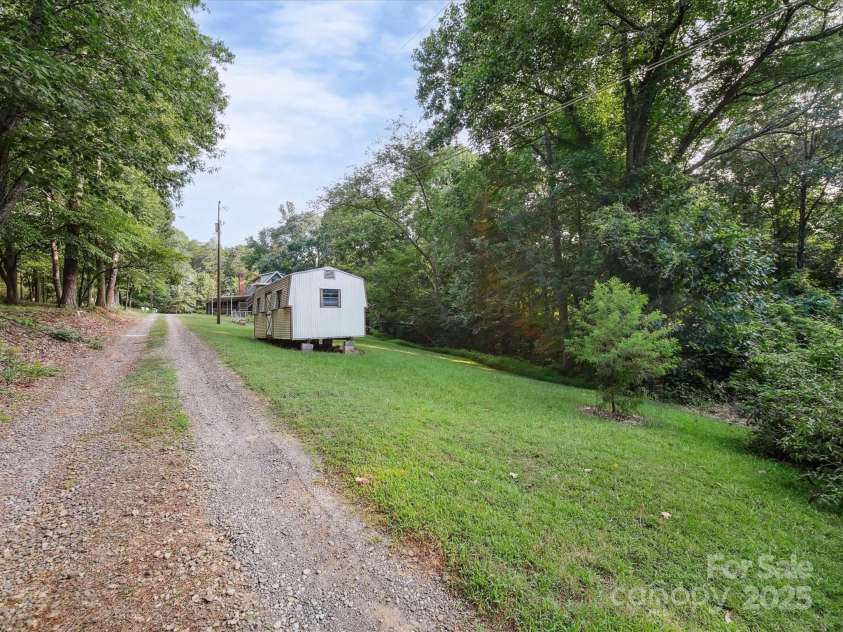 13831 Woody Point Road, Charlotte, NC 28278.  MLS# CAR4283409, YatesRealty ID 33894. 