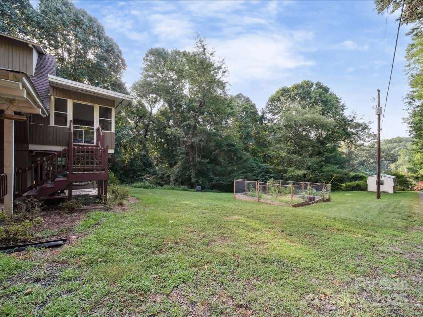 13831 Woody Point Road, Charlotte, NC 28278.  MLS# CAR4283409, YatesRealty ID 33894. 