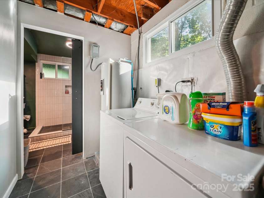 13831 Woody Point Road, Charlotte, NC 28278.  MLS# CAR4283409, YatesRealty ID 33894. Laundry