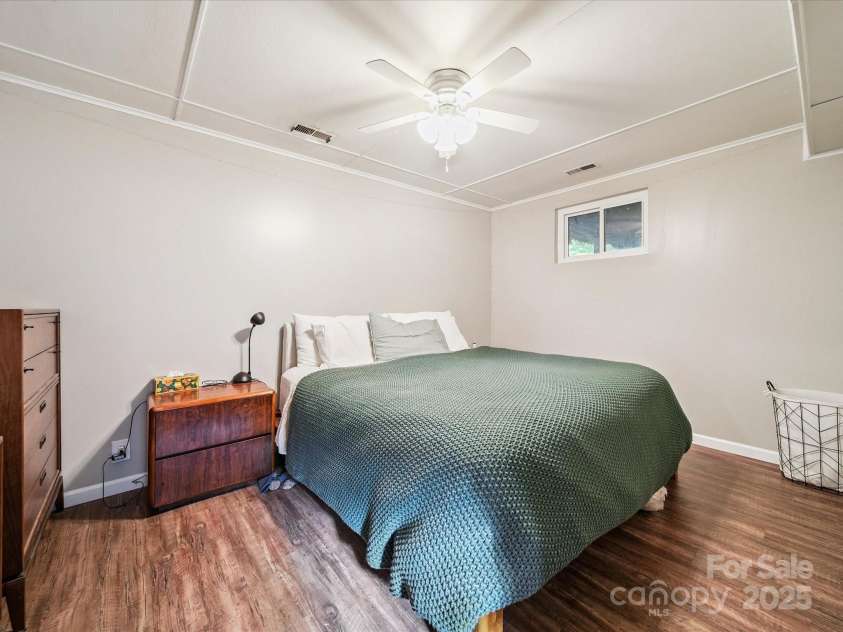 13831 Woody Point Road, Charlotte, NC 28278.  MLS# CAR4283409, YatesRealty ID 33894. Upper bedroom