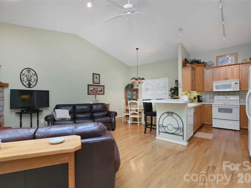 2641 Connestee Trail, Brevard, NC 28712.  MLS# CAR4398085, YatesRealty ID 33895. 