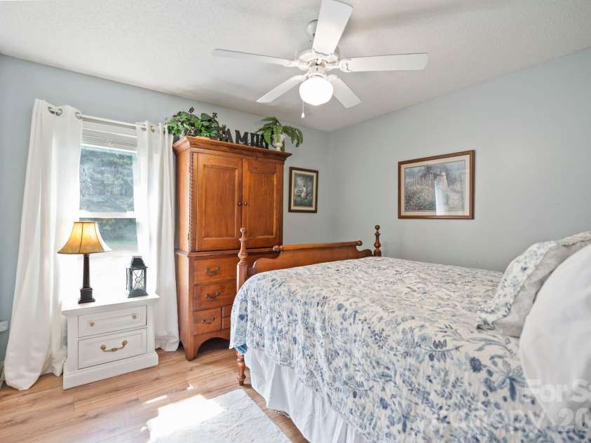 6168 King Wilkinson Road, Denver, NC 28037.  MLS# CAR4395555, YatesRealty ID 33896. Guest bedroom 
