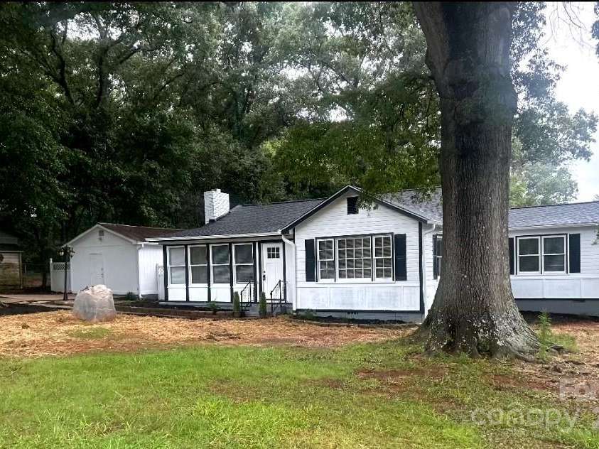 2870 Greenwood Road, Rock Hill, SC 29730.  MLS# CAR4286854, YatesRealty ID 33897. 