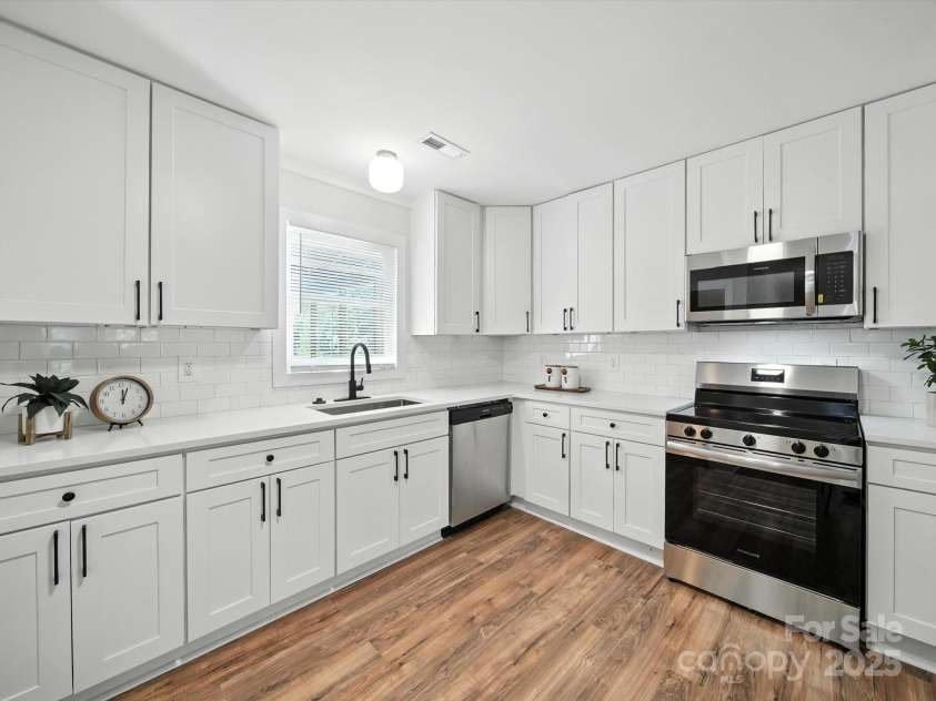 2870 Greenwood Road, Rock Hill, SC 29730.  MLS# CAR4286854, YatesRealty ID 33897. 