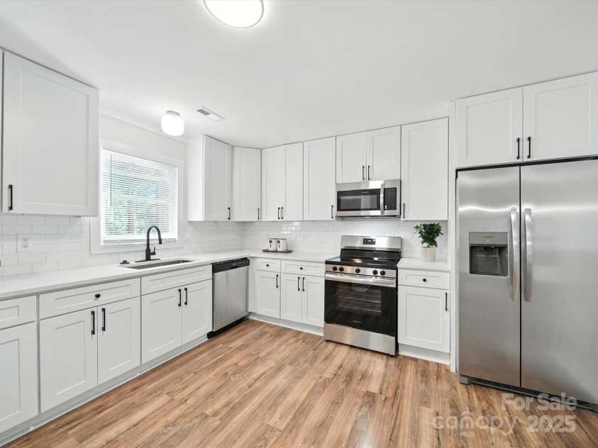 2870 Greenwood Road, Rock Hill, SC 29730.  MLS# CAR4286854, YatesRealty ID 33897. 