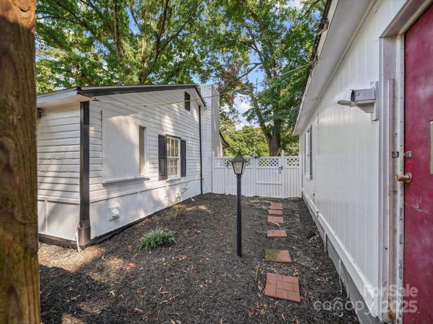 2870 Greenwood Road, Rock Hill, SC 29730.  MLS# CAR4286854, YatesRealty ID 33897. 