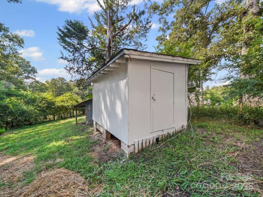 2870 Greenwood Road, Rock Hill, SC 29730.  MLS# CAR4286854, YatesRealty ID 33897. 
