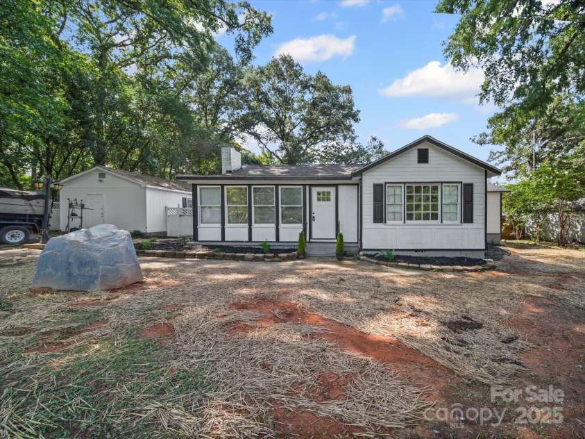2870 Greenwood Road, Rock Hill, SC 29730.  MLS# CAR4286854, YatesRealty ID 33897. 