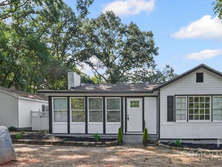 2870 Greenwood Road, Rock Hill, SC 29730.  MLS# CAR4286854, YatesRealty ID 33897. 