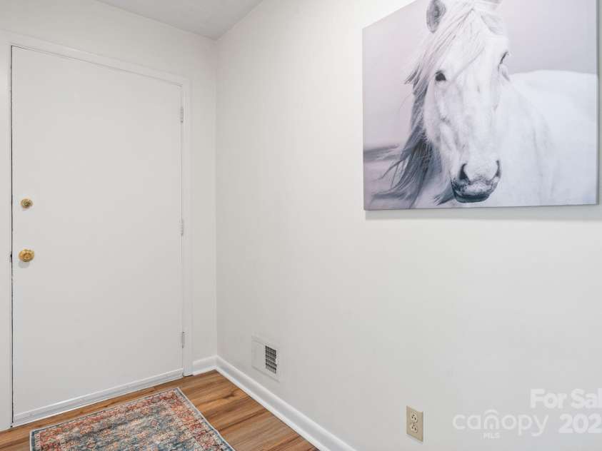 1071 12th Avenue, Hickory, NC 28601.  MLS# CAR4285416, YatesRealty ID 33898. 