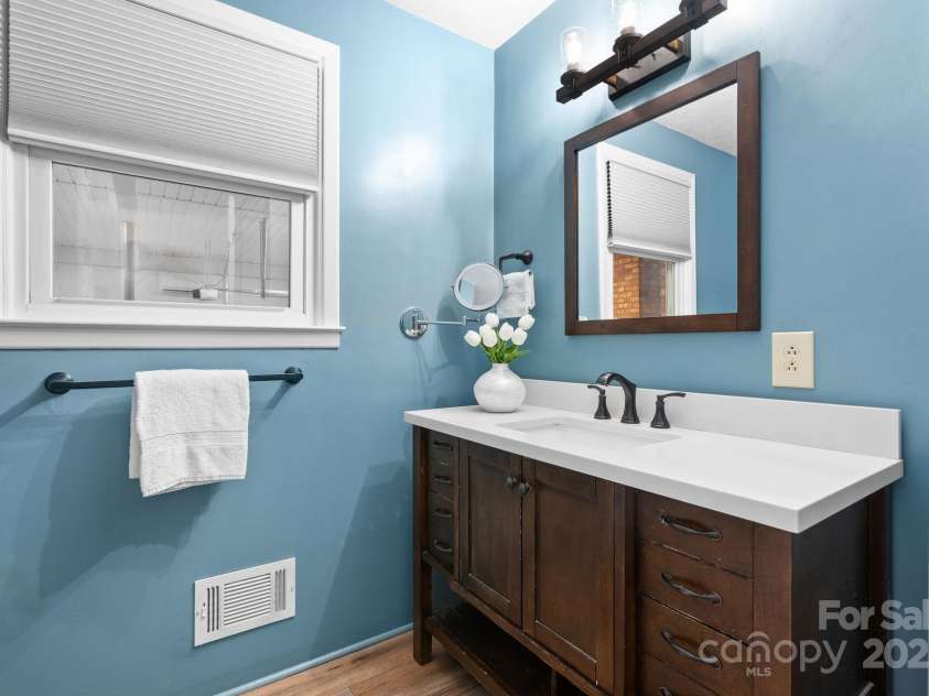 1071 12th Avenue, Hickory, NC 28601.  MLS# CAR4285416, YatesRealty ID 33898. 