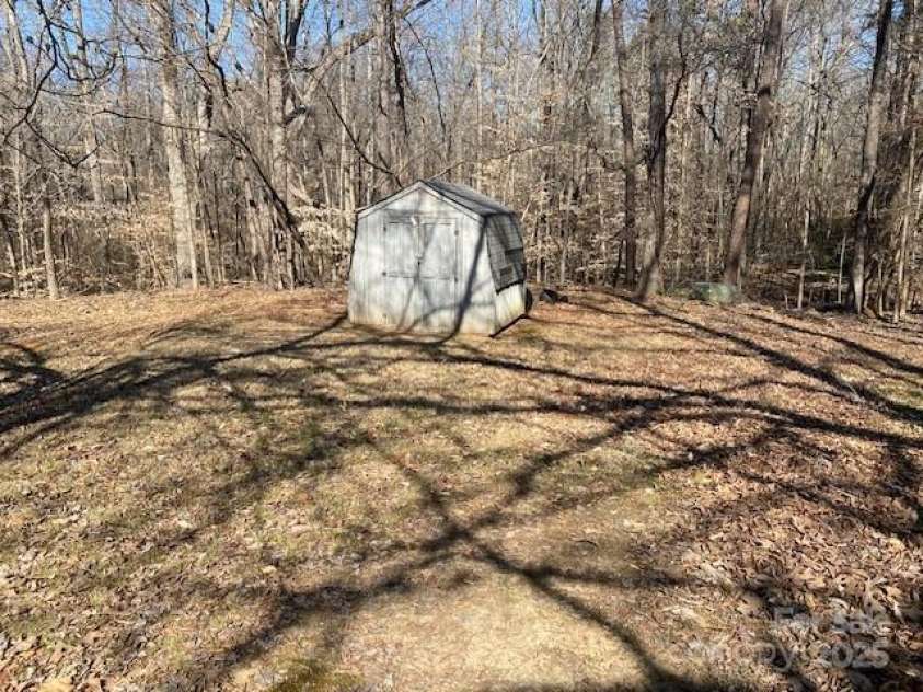 6536 Pineburr Road, Charlotte, NC 28211.  MLS# CAR4238205, YatesRealty ID 3390. Backyard