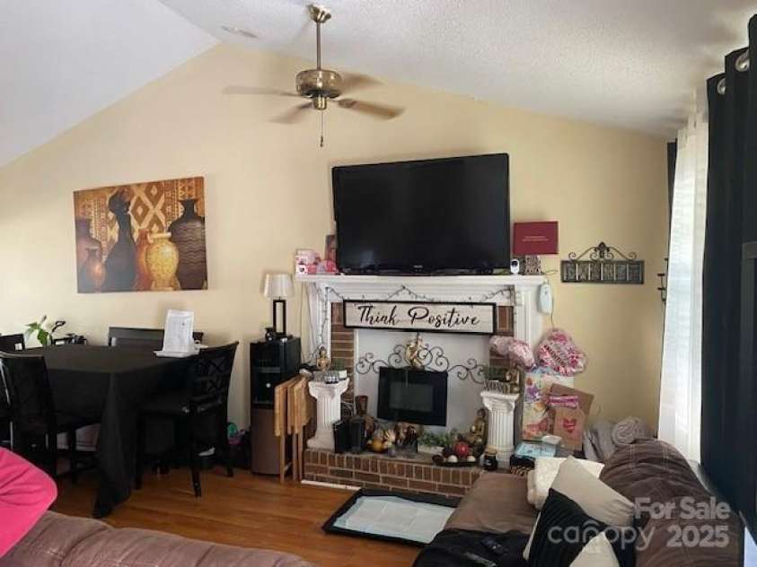 6536 Pineburr Road, Charlotte, NC 28211.  MLS# CAR4238205, YatesRealty ID 3390. Den