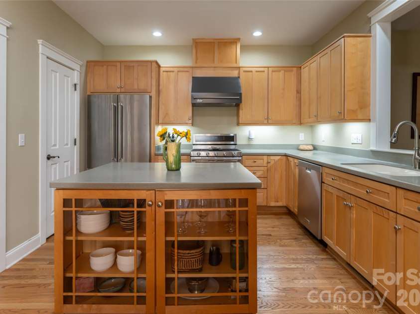 1328 Heathbrook Circle, Asheville, NC 28803.  MLS# CAR4392284, YatesRealty ID 33900. 