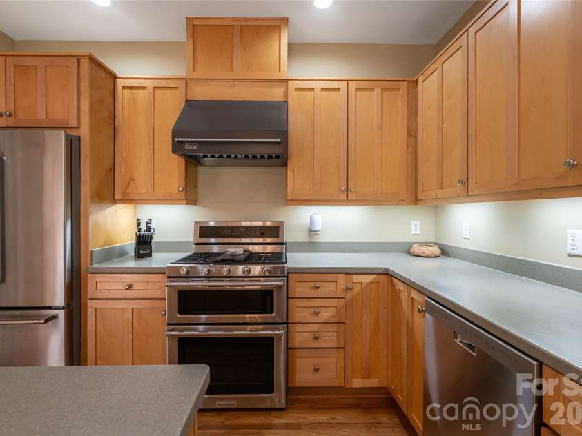 1328 Heathbrook Circle, Asheville, NC 28803.  MLS# CAR4392284, YatesRealty ID 33900. 