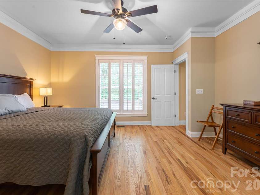 1328 Heathbrook Circle, Asheville, NC 28803.  MLS# CAR4392284, YatesRealty ID 33900. 