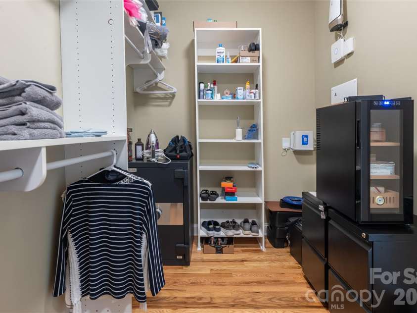 1328 Heathbrook Circle, Asheville, NC 28803.  MLS# CAR4392284, YatesRealty ID 33900. 