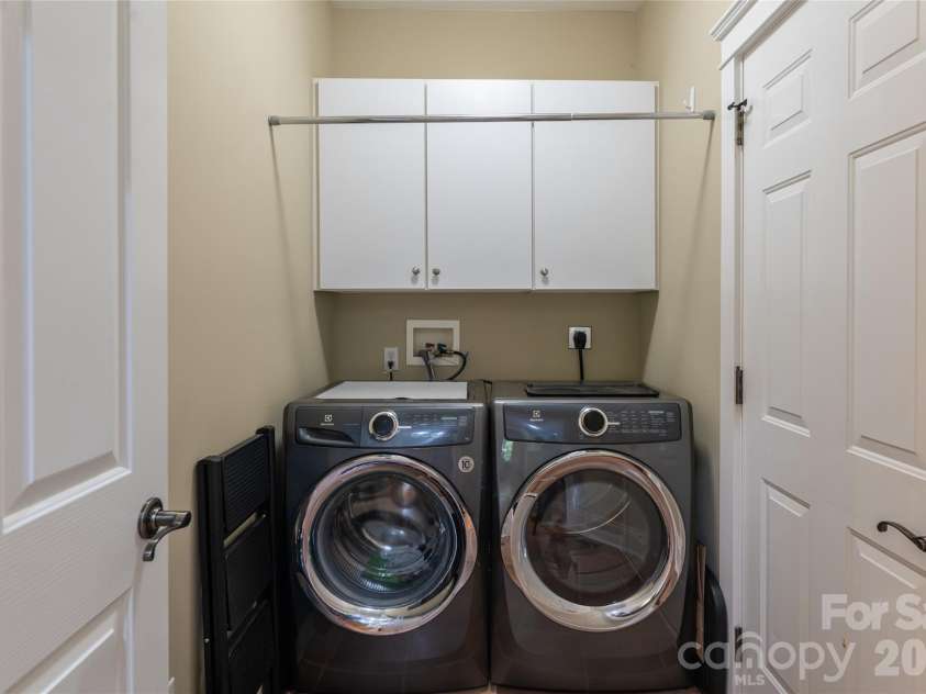 1328 Heathbrook Circle, Asheville, NC 28803.  MLS# CAR4392284, YatesRealty ID 33900. 
