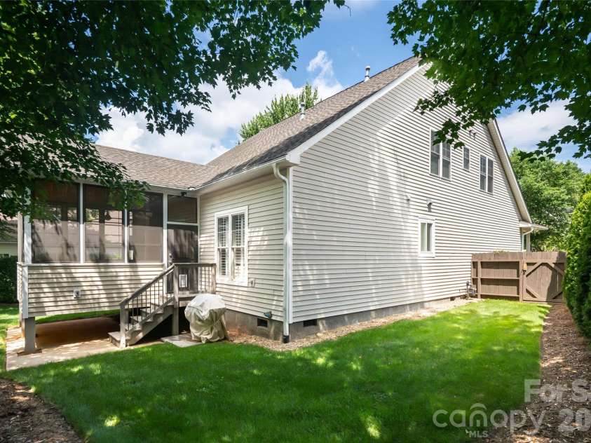 1328 Heathbrook Circle, Asheville, NC 28803.  MLS# CAR4392284, YatesRealty ID 33900. 