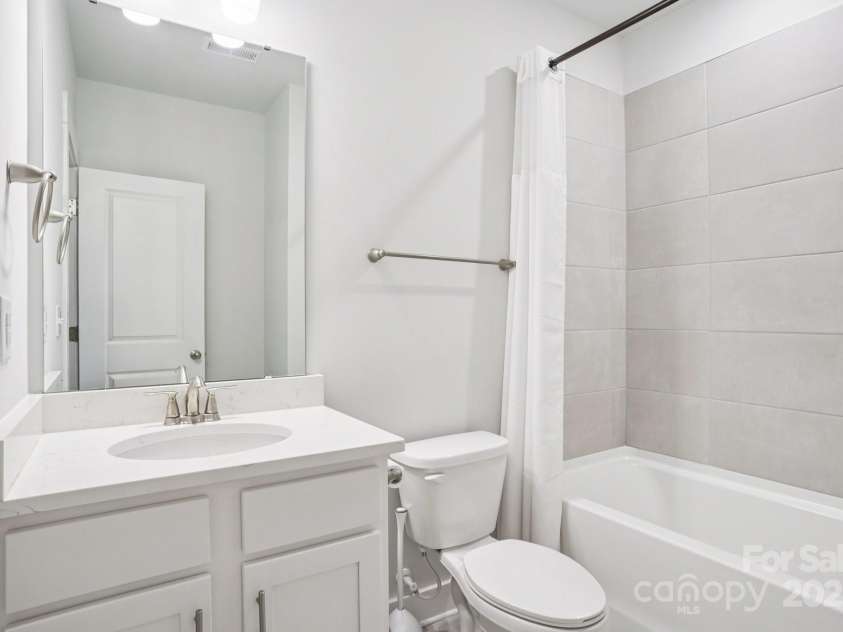 620 Amalfi Drive, Davidson, NC 28036.  MLS# CAR4294404, YatesRealty ID 33900. 