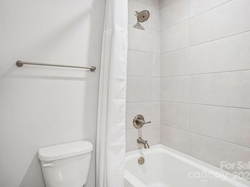 620 Amalfi Drive, Davidson, NC 28036.  MLS# CAR4294404, YatesRealty ID 33900. 