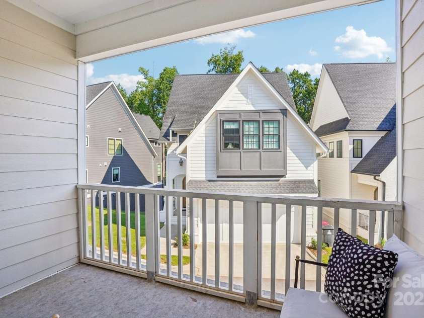 620 Amalfi Drive, Davidson, NC 28036.  MLS# CAR4294404, YatesRealty ID 33900. 