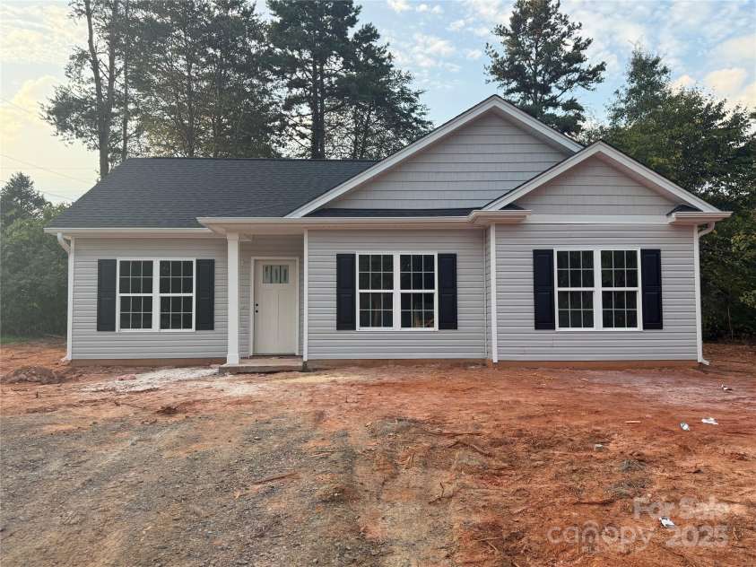 123 Creekside Drive, Mocksville, NC 27028.  MLS# CAR4294753, YatesRealty ID 33901. 