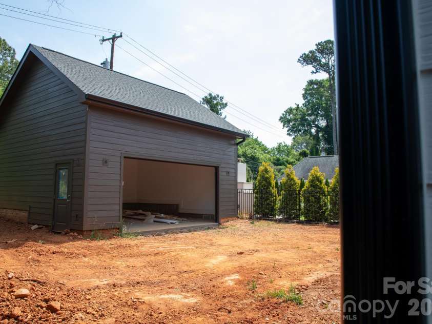 2205 Shenandoah Avenue, Charlotte, NC 28205.  MLS# CAR4384232, YatesRealty ID 33902. 