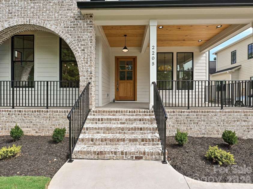 2205 Shenandoah Avenue, Charlotte, NC 28205.  MLS# CAR4384232, YatesRealty ID 33902. 